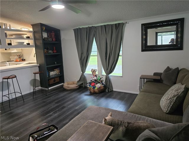 42 Redwood Drive, Beloit, OH 44609