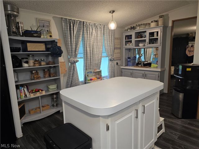 42 Redwood Drive, Beloit, OH 44609