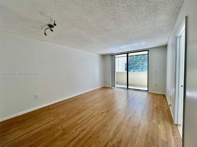 7451 NW 16th St 304, Plantation, FL 33313