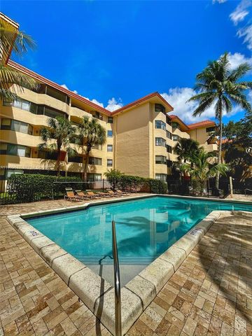 7451 NW 16th St 304, Plantation, FL 33313