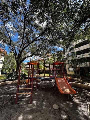 7451 NW 16th St 304, Plantation, FL 33313