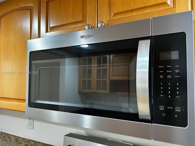 7451 NW 16th St 304, Plantation, FL 33313