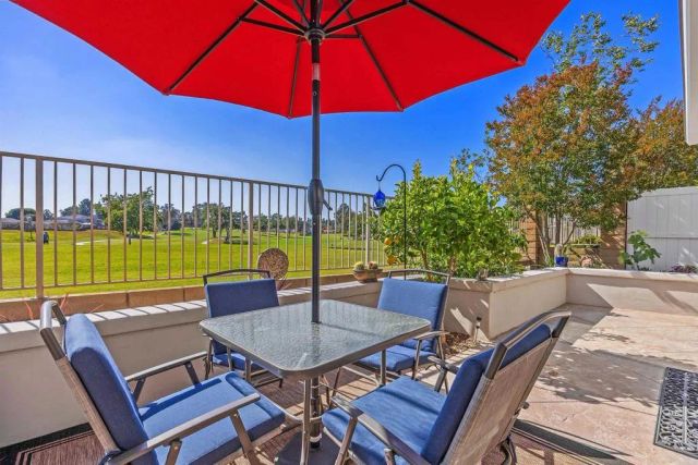 907 Wentworth Circle, Vista, CA 92081