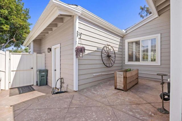 907 Wentworth Circle, Vista, CA 92081