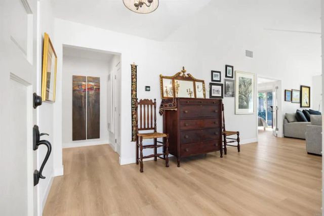 907 Wentworth Circle, Vista, CA 92081
