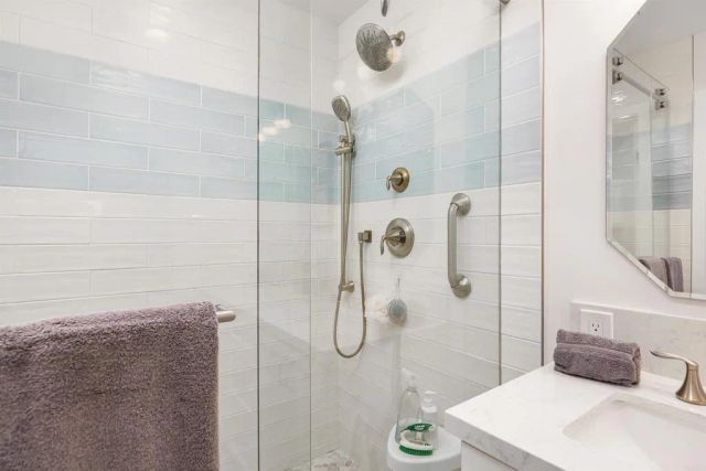 907 Wentworth Circle, Vista, CA 92081