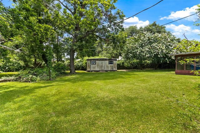 206 Jonquil, Lake Jackson, TX 77566