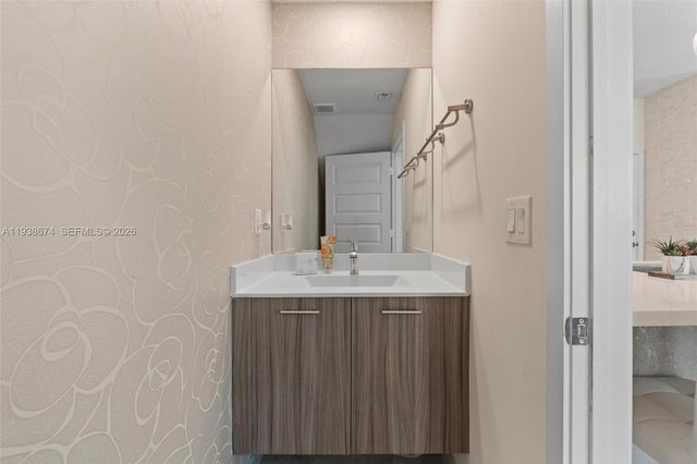 8367 Central Park Blvd 8367, Doral, FL 33166