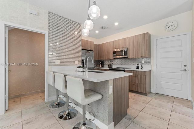 8367 Central Park Blvd 8367, Doral, FL 33166