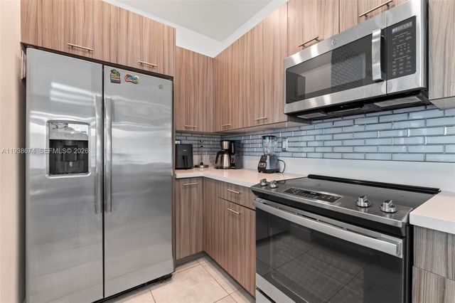 8367 Central Park Blvd 8367, Doral, FL 33166