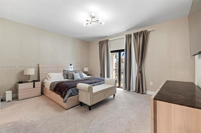 8367 Central Park Blvd 8367, Doral, FL 33166