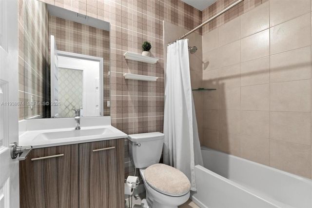 8367 Central Park Blvd 8367, Doral, FL 33166