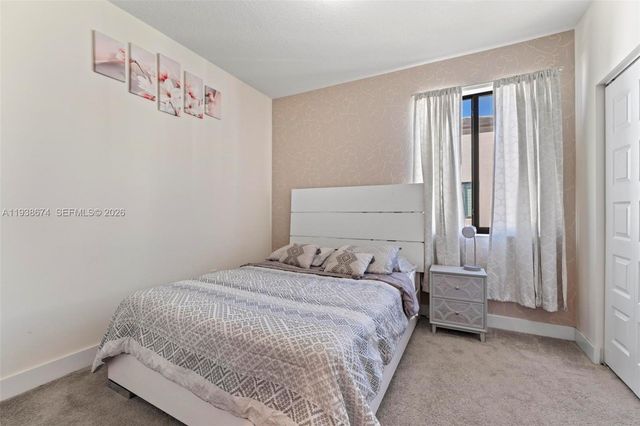 8367 Central Park Blvd 8367, Doral, FL 33166