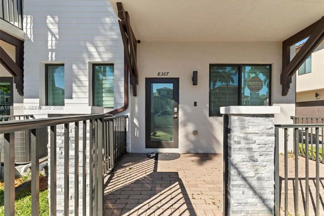 8367 Central Park Blvd 8367, Doral, FL 33166