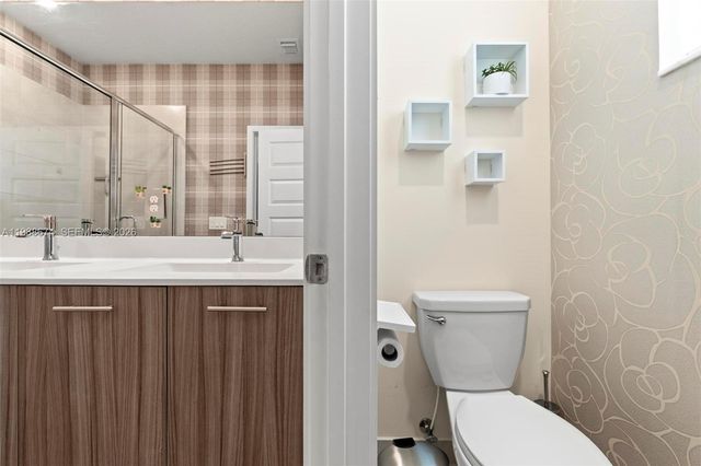 8367 Central Park Blvd 8367, Doral, FL 33166