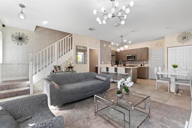 8367 Central Park Blvd 8367, Doral, FL 33166