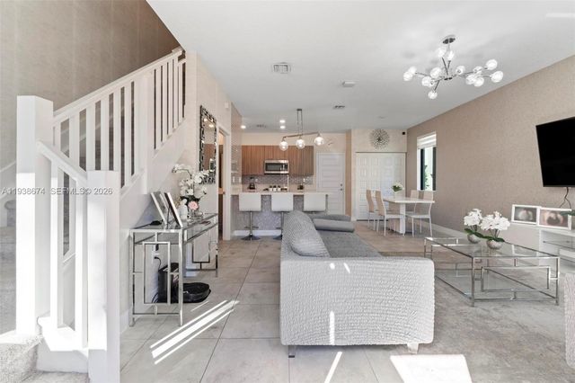 8367 Central Park Blvd 8367, Doral, FL 33166