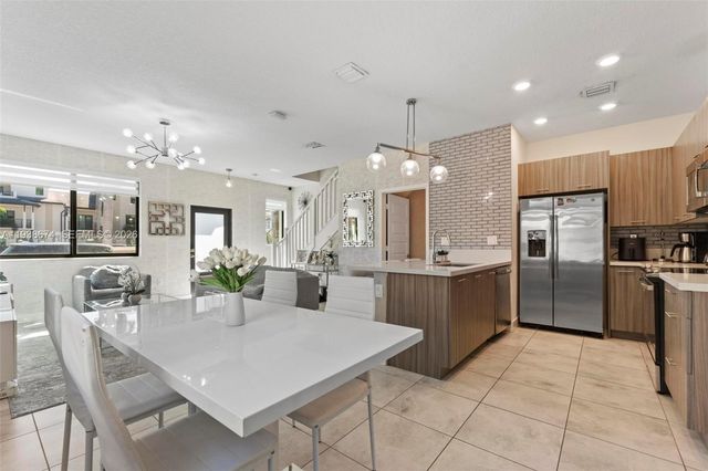 8367 Central Park Blvd 8367, Doral, FL 33166