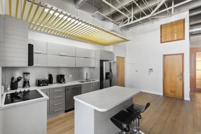 550 Seagaze Drive 12, Oceanside, CA 92054