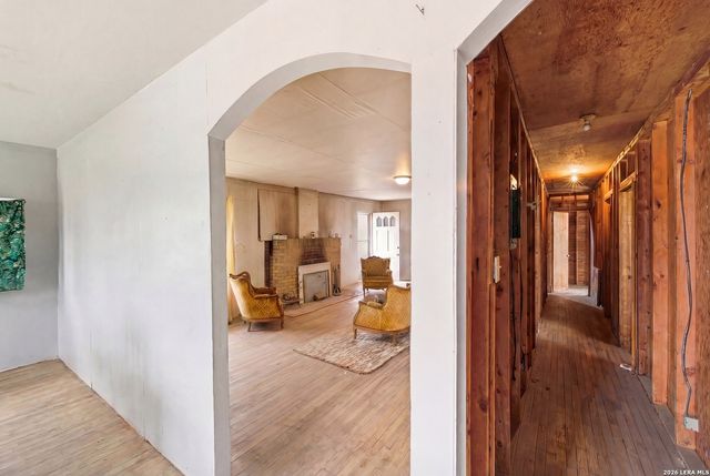 4988 S Loop 1604 E, Elmendorf, TX 78112