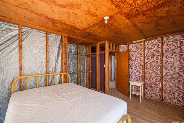 4988 S Loop 1604 E, Elmendorf, TX 78112