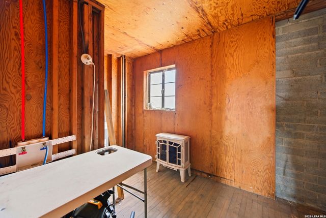 4988 S Loop 1604 E, Elmendorf, TX 78112