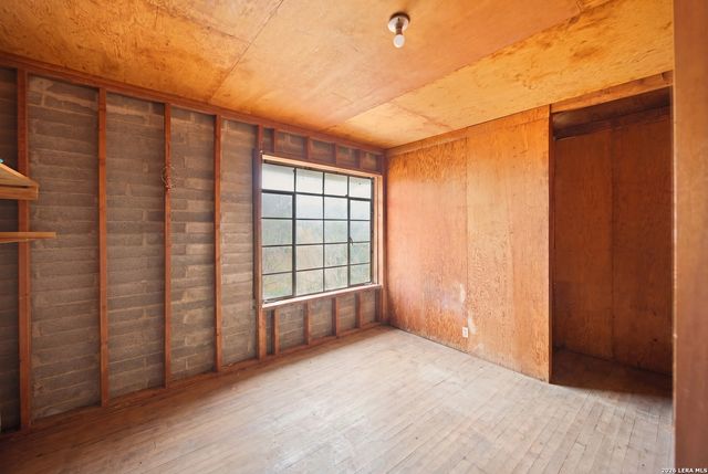 4988 S Loop 1604 E, Elmendorf, TX 78112