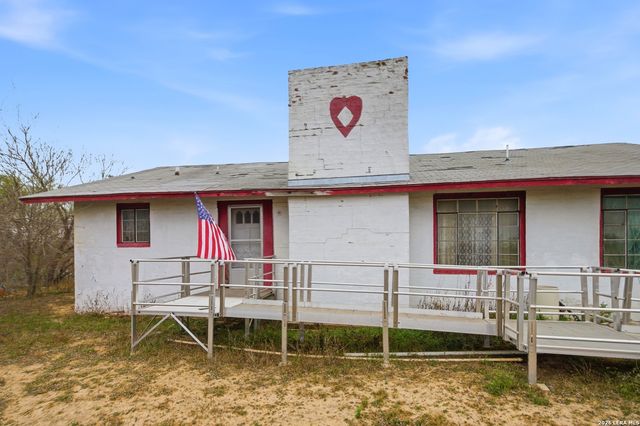 4988 S Loop 1604 E, Elmendorf, TX 78112