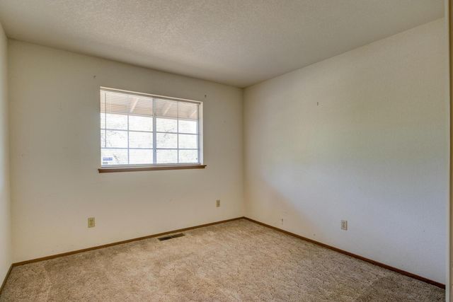 9564 Coronado Dr, La Grange, CA 95329