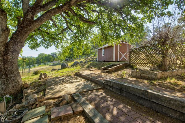 9564 Coronado Dr, La Grange, CA 95329