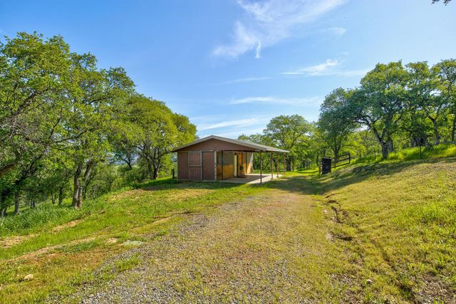 9564 Coronado Dr, La Grange, CA 95329