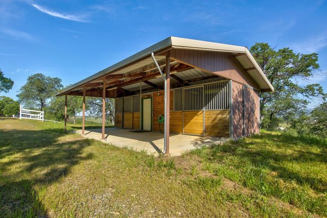 9564 Coronado Dr, La Grange, CA 95329