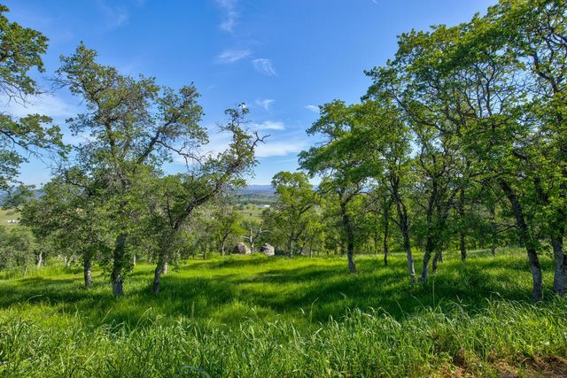 9564 Coronado Dr, La Grange, CA 95329