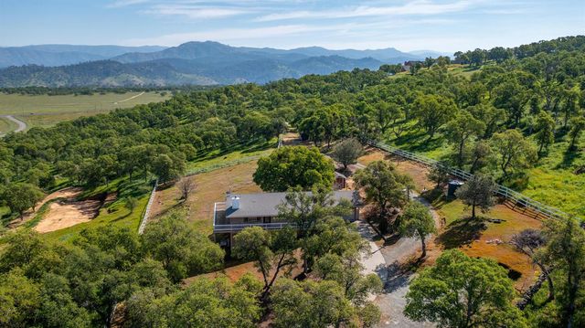 9564 Coronado Dr, La Grange, CA 95329