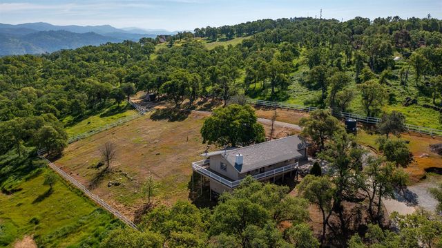 9564 Coronado Dr, La Grange, CA 95329