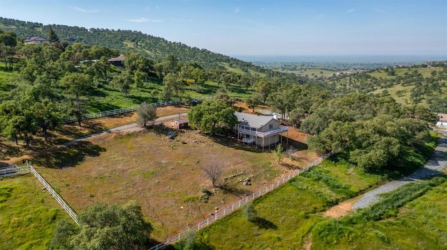 9564 Coronado Dr, La Grange, CA 95329