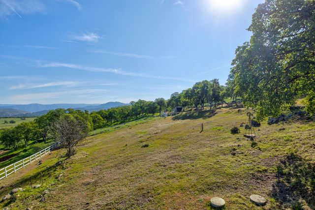 9564 Coronado Dr, La Grange, CA 95329