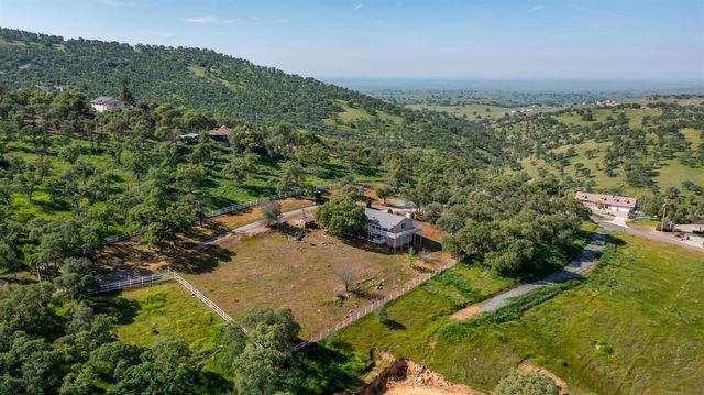 9564 Coronado Dr, La Grange, CA 95329