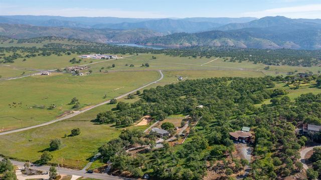 9564 Coronado Dr, La Grange, CA 95329