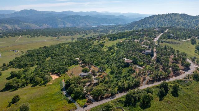 9564 Coronado Dr, La Grange, CA 95329