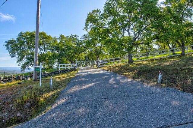 9564 Coronado Dr, La Grange, CA 95329