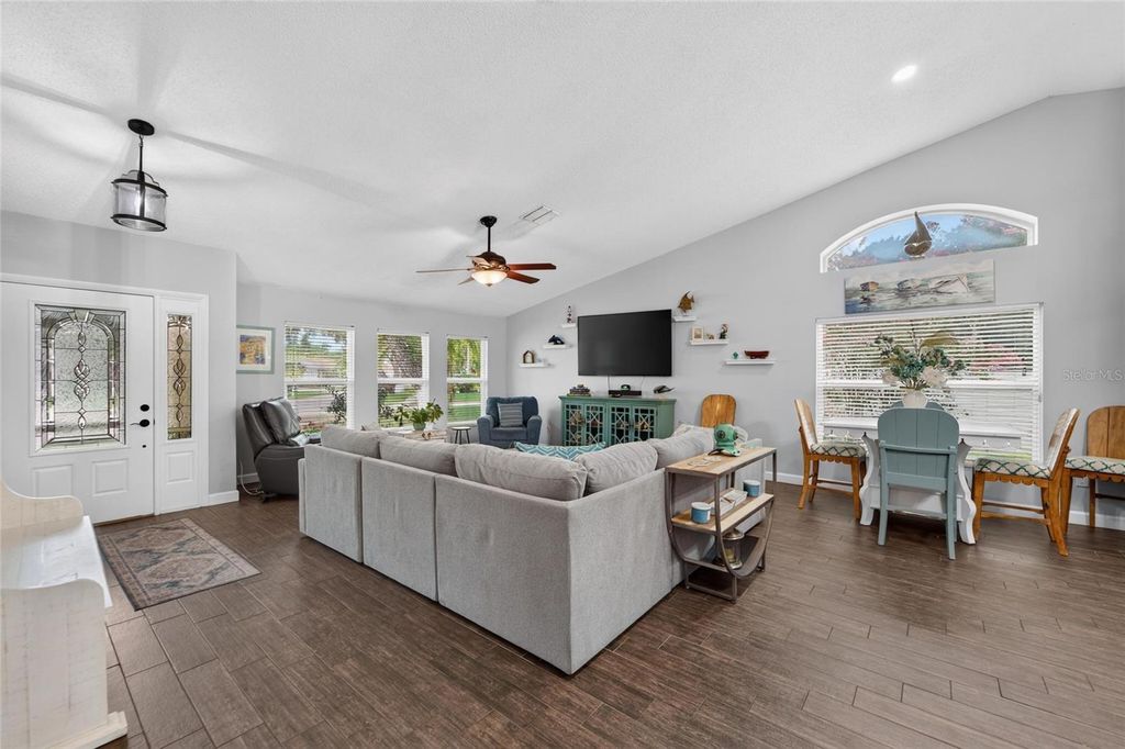 Image 8 of property listing at 12010 STEPPINGSTONE BOULEVARD, Tampa, FL 33635