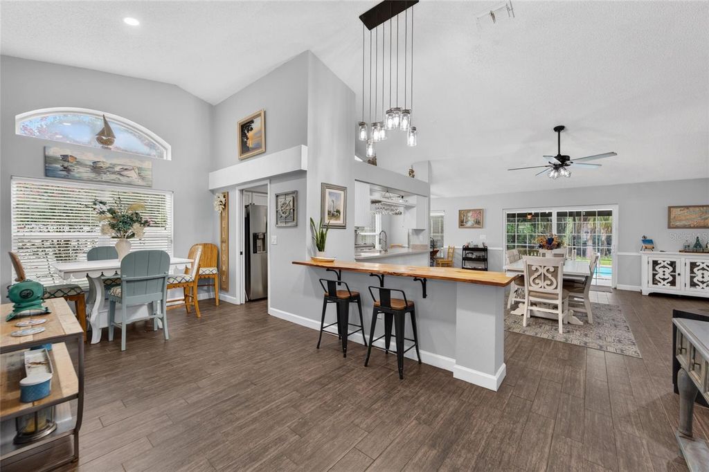 Image 9 of property listing at 12010 STEPPINGSTONE BOULEVARD, Tampa, FL 33635