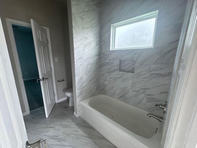 5211 Rue Street, Houston, TX 77033
