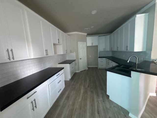 5211 Rue Street, Houston, TX 77033