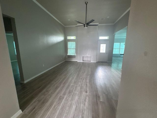 5211 Rue Street, Houston, TX 77033