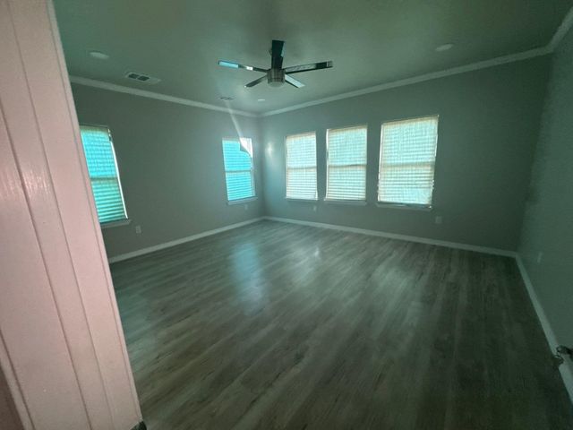 5211 Rue Street, Houston, TX 77033