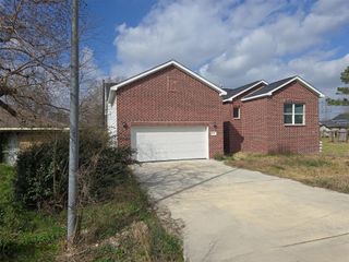 5211 Rue Street, Houston, TX 77033