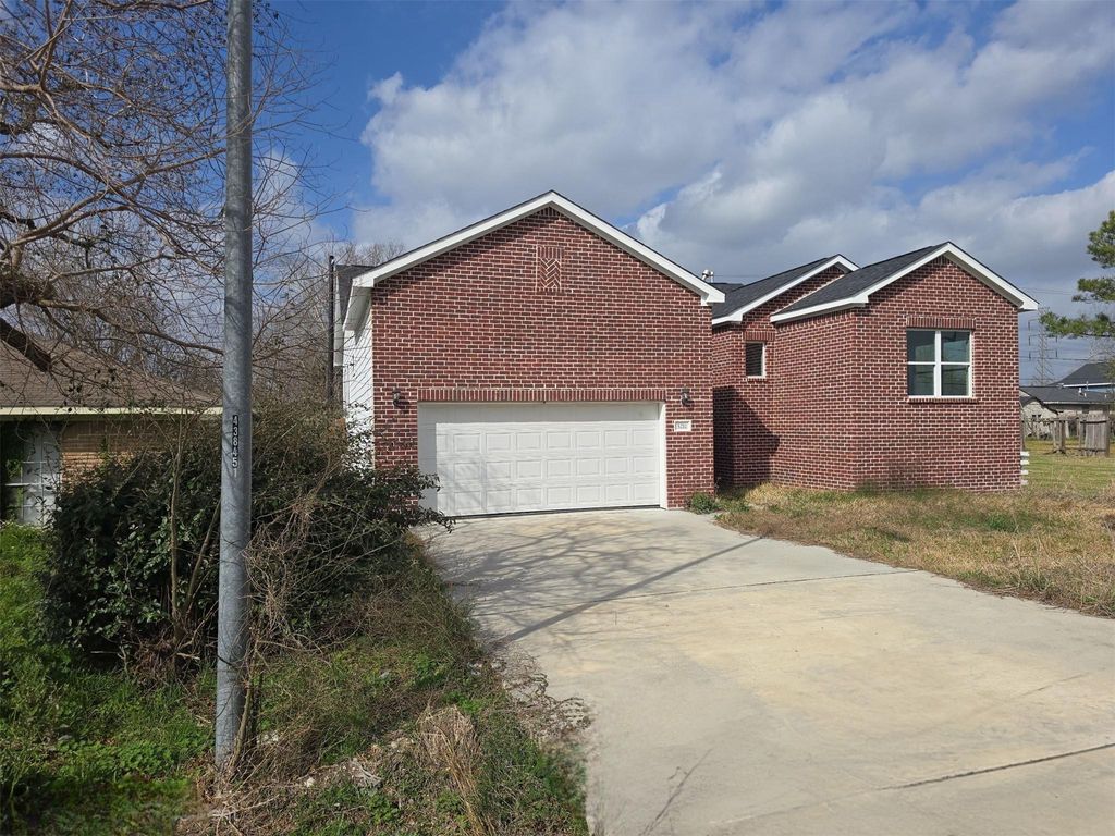 5211 Rue Street, Houston, TX 77033