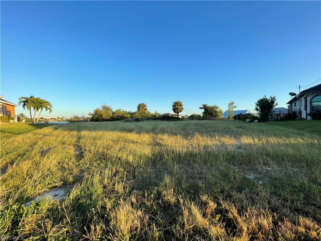 Image 4 of property listing at 1701 NW 14th AVE, Cape Coral, FL 33993